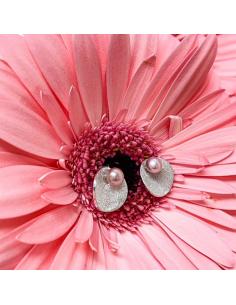 Bouton d'oreille en argent, bijou artisanal fait main avec perle d'eau douce 2