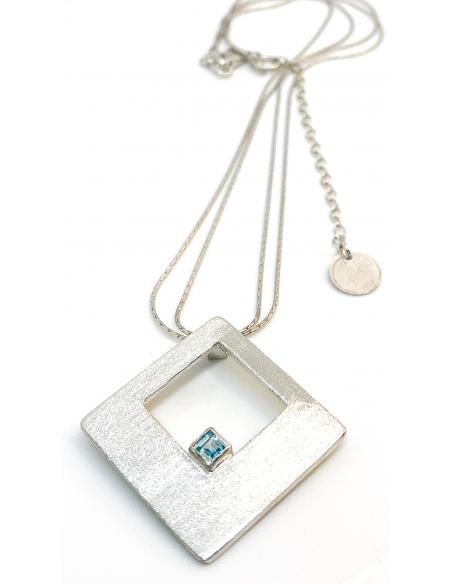 Collier argent rhodié antiallergique artisanal double chaine forme carrée avec apatite