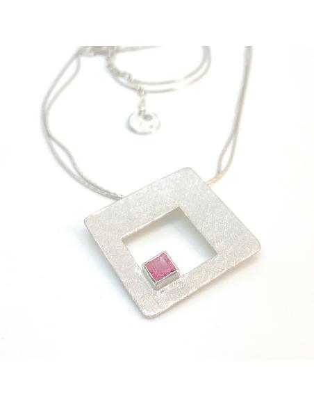 collier double chaine argent rhodié sablé antiallergique motif carré et tourmaline rose