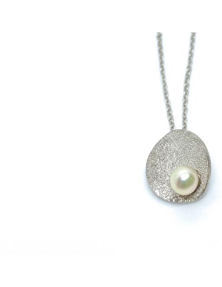 collier artisanal argent rhodié antiallergique avec perle d'eau douce