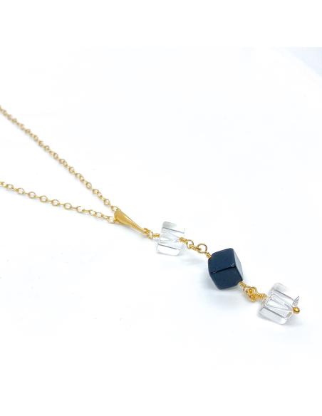 collier artisanal en argent vermeil avec des cubes de cristal de roche  et d'agate noire, collection FLO de chez Just'in Jewels