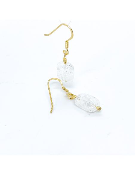 boucle d'oreille artisanale en argent plaqué or vermeil avec cristal de roche . Collection Louane de chez Just'In Jewels