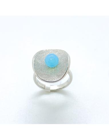 bague artisanale argent pour femme finition antiallergique rhodiée avec pierre fine véritable calcédoine sea blue