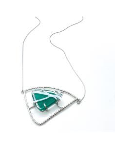 Collier artisanal argent pour femme avec cristal vert des cristalleries du Val St Lambert pendentif triangulaire. 2