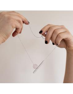 collier artisanal argent pour femme avec tube carré et perle de pierre naturelle de serpentine 2