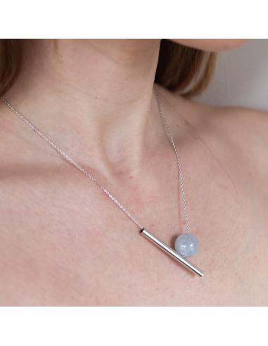 collier artisanal argent pour femme avec tube carré et perle de pierre naturelle d'aigue marine