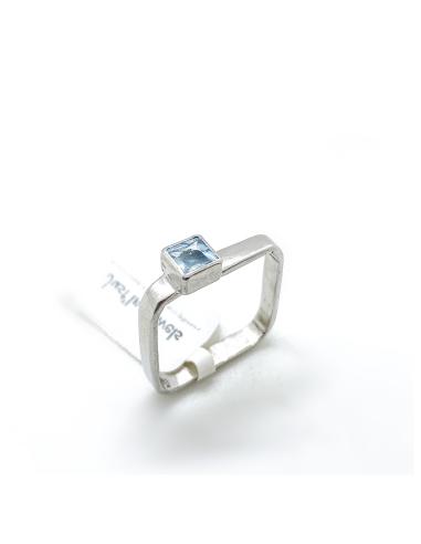 Bague artisanale carrée Clementine en argent...