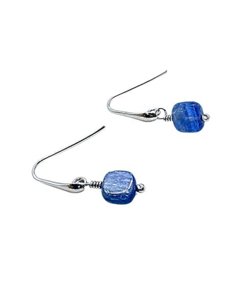 crochet d'oreille argent rhodié avec pierre fine cyanite collection charly justin jewels