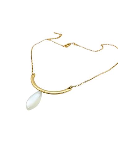 collier artisanal argent plaqué or vermeil avec véritable pierre de lune blanche