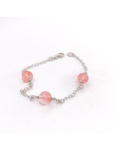 bracelet artisanal en argent rhodié antiallergique pour femme avec perles naturelles de quartz framboise