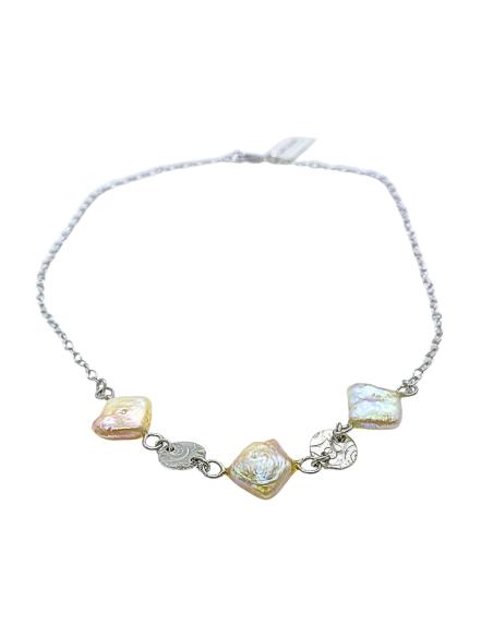 collier artisanal en argent rhodié avec perles eau douce collection maelys de justin jewels