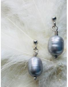 Boucle d'oreille argent antiallergique rhodié création artisanale avec perles naturelles grises d'eau douce 2