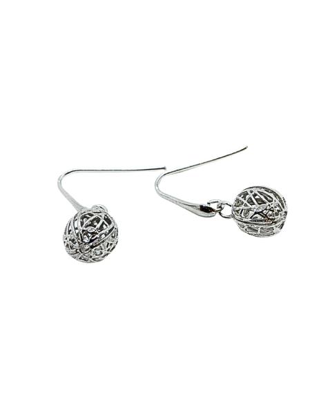 crochet d'oreille en argent rhodié antiallergique perle Louise un des bijoux artisanaux de Just'in Jewels