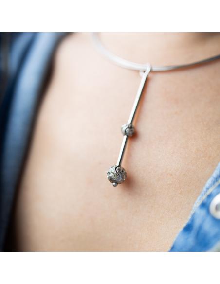 collier tour de cou en argent rhodié antiallergique pour femme avec perles diamantées création fait main par Just'In Jewels