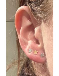 boucle d'oreille en argent plaqué or vermeil en forme d'étoile de 5mm. Création artisanale de Just'in Jewels