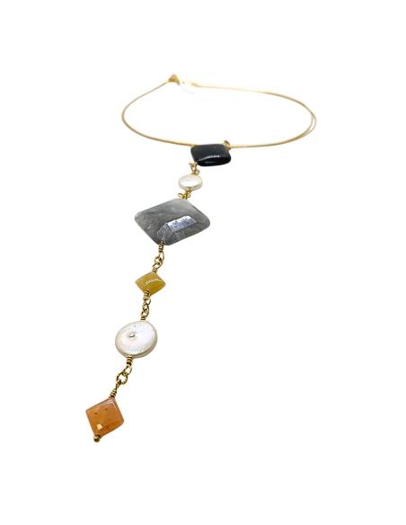 collier artisanal en argent vermeil avec combinaison de pierres fines et de perles d'eau douce.