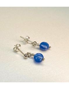 boucle d'oreille en argent rhodié et cyanite bleue création artisanale de Just'in Jewels pour sa collection Hélina 2