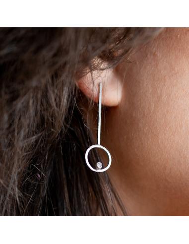 Boucle d'oreille en argent rhodié antiallergique avec diamant création artisanale de Just'in jewels