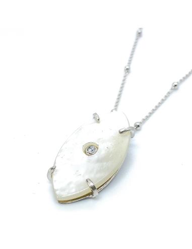 Collier artisanal argent avec nacre naturelle et diamant.