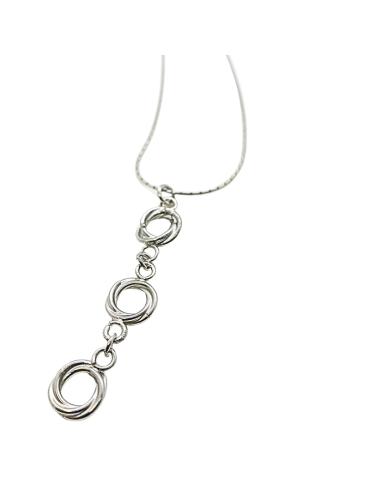 collier artisanal pour femme en argent antiallergique rhodié pendentif 3 motifs 3 anneaux imbriqués création Just'in Jewels