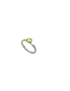 Bague artisanale en argent avec véritable péridot  anneau avec motif relief 2