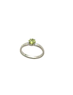 Bague artisanale en argent avec véritable péridot  anneau avec motif relief