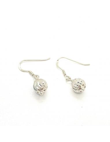 Boucle d'oreille en argent création artisanale se mariant à merveille aux colletion Manon et Paula by Just'In Jewels